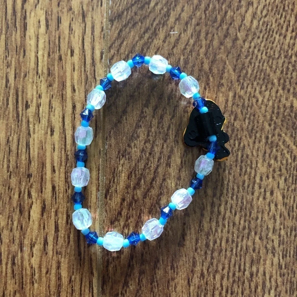 Vintage plastic bead clown fish bracelet